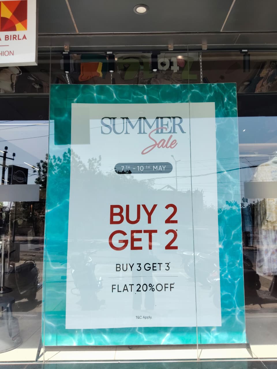 Window offer graphics.